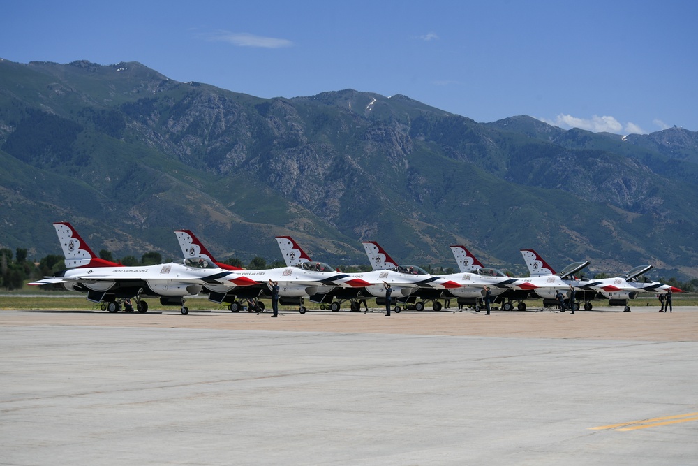 U.S. Air Force Thunderbirds arrive for Hill AFB air show