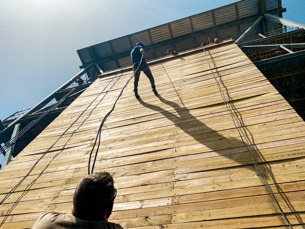 Leadership Oklahoma rappels down Fort Sill tower