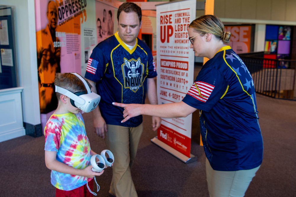 Navy’s Esports Team, Show Campers How To Play A Virtual Reality Game During Navy Week Memphis