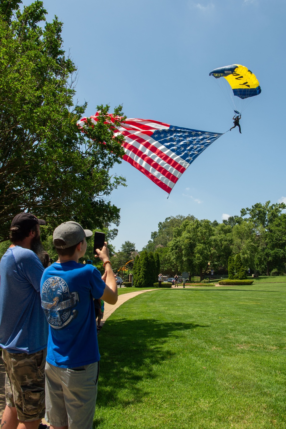 U.S. Navy Parachute Team, the Leap Frogs, Conduct a Demonstration Jump at the Memphis Museum of Science and History during Navy Week Memphis.