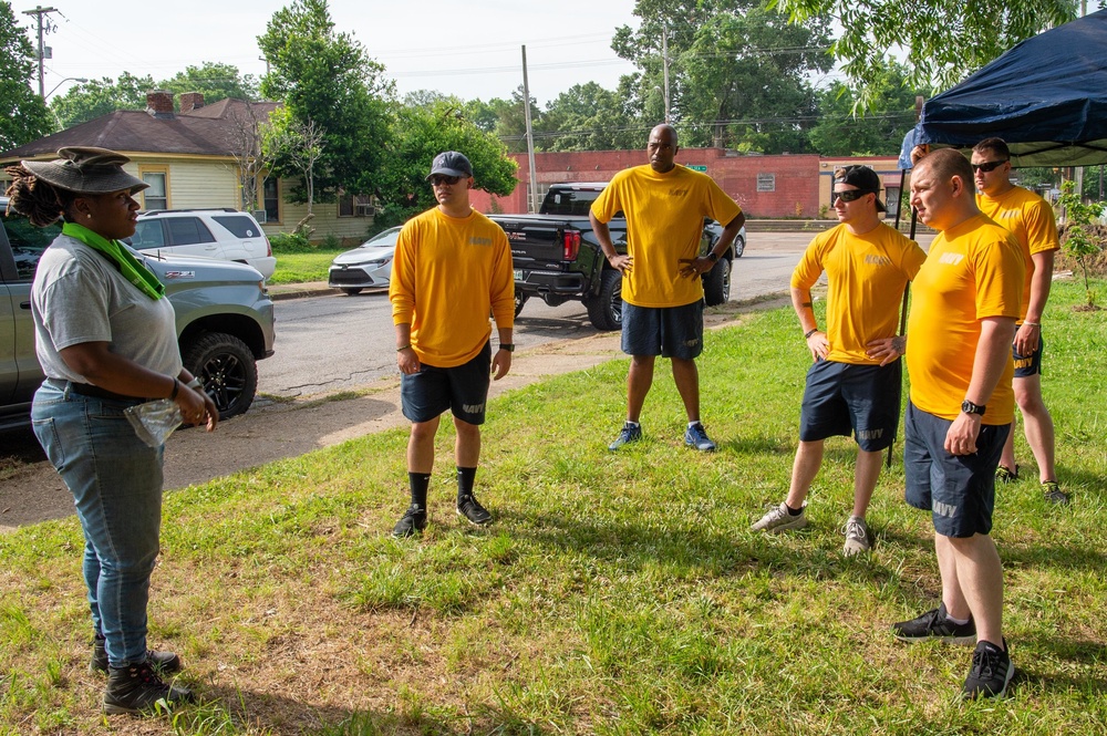 Sailors volunteer for Memphis Tilth during Memphis Navy Week