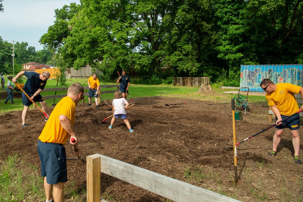 Sailors volunteer for Memphis Tilth during Memphis Navy Week