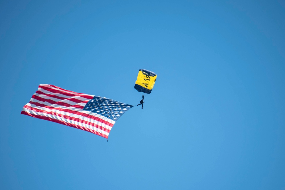 U.S. Navy Parachute Team, the Leap Frogs, conduct a demonstration jump at the Midsouth Airshow during Navy Week Memphis