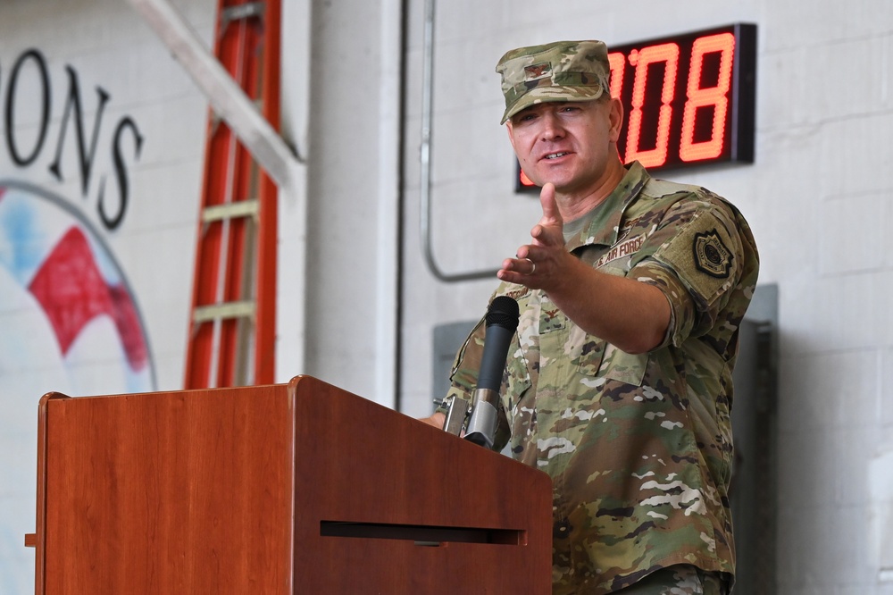 33rd Maintenance Group welcomes new commander during a change of command ceremony