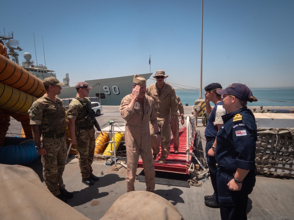 VP-46 tours HMS Montrose