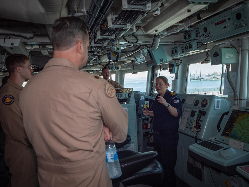 VP-46 tours HMS Montrose