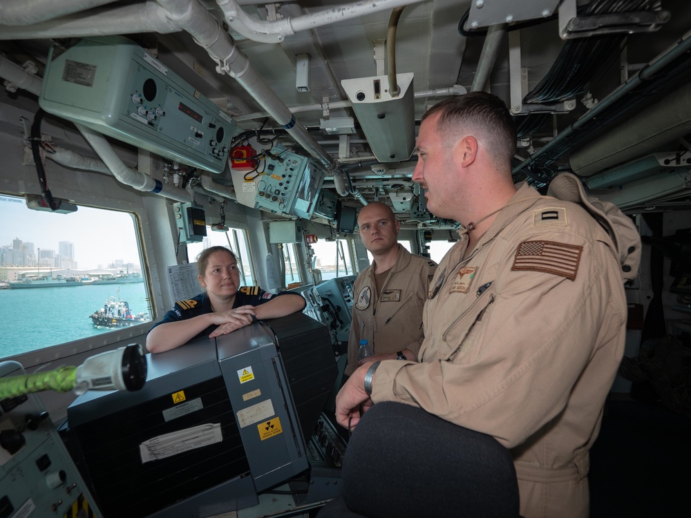 VP-46 tours HMS Montrose