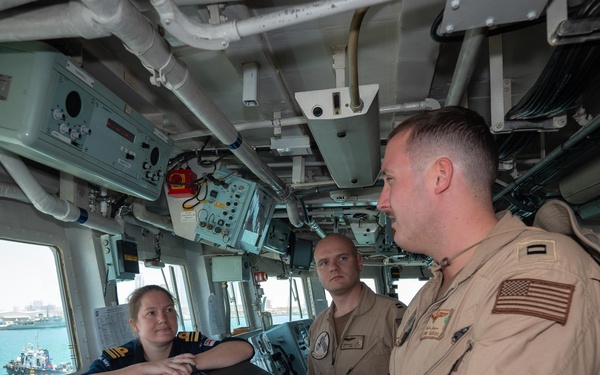 VP-46 tours HMS Montrose