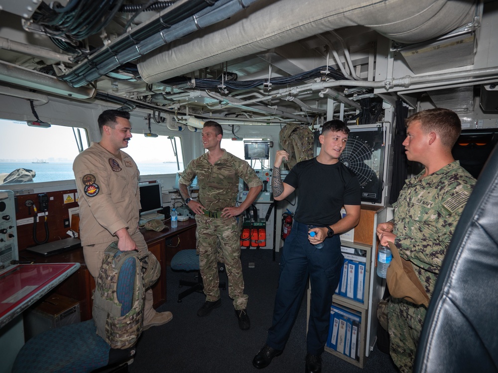 VP-46 tours HMS Montrose