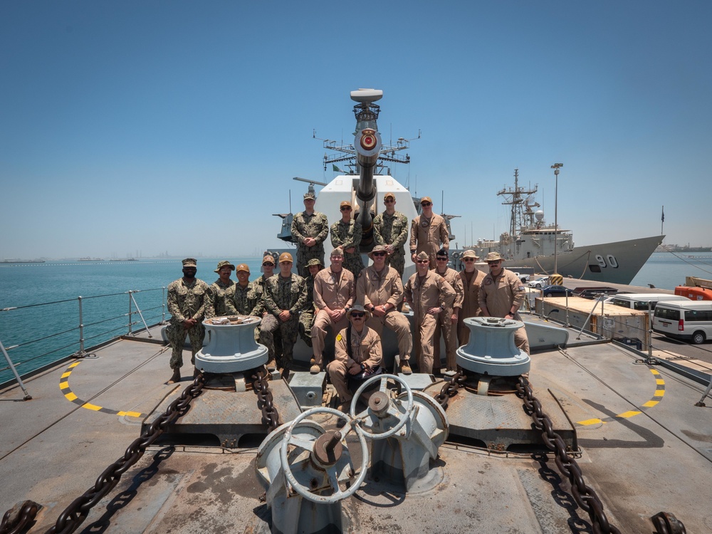 VP-46 tours HMS Montrose