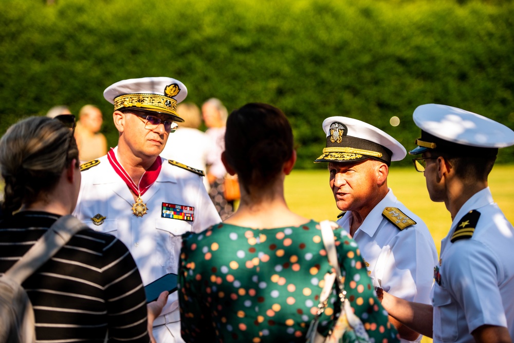 CNO Hosts Formal Counterpart Visit for Chief of French Navy