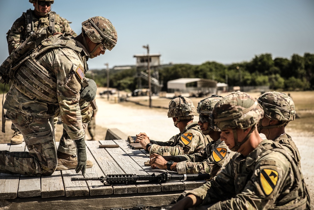 Soldiers compete in the III Armored Corps Best Squad Competition 2022