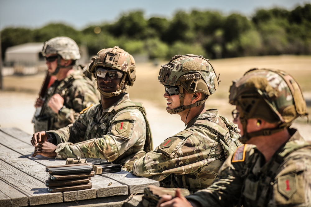 Soldiers compete in the III Armored Corps Best Squad Competition 2022