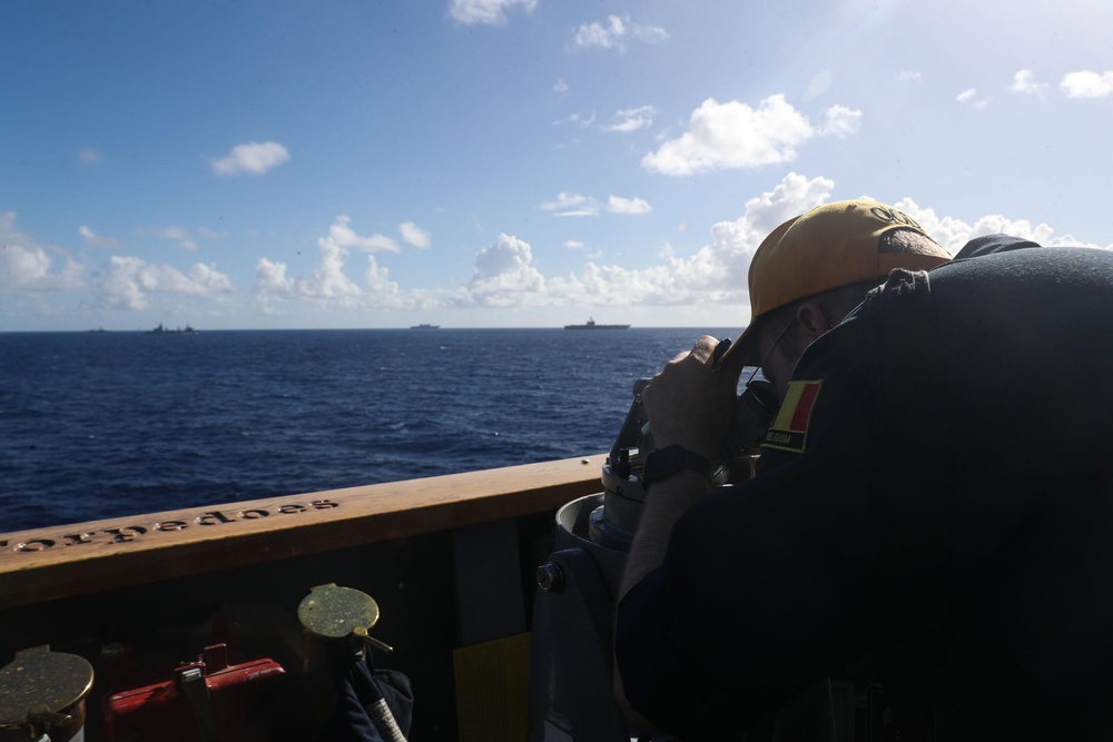 Abraham Lincoln Carrier Strike Group, Japan Maritime Self-Defense Force, Royal Australian Navy ships sail in formation