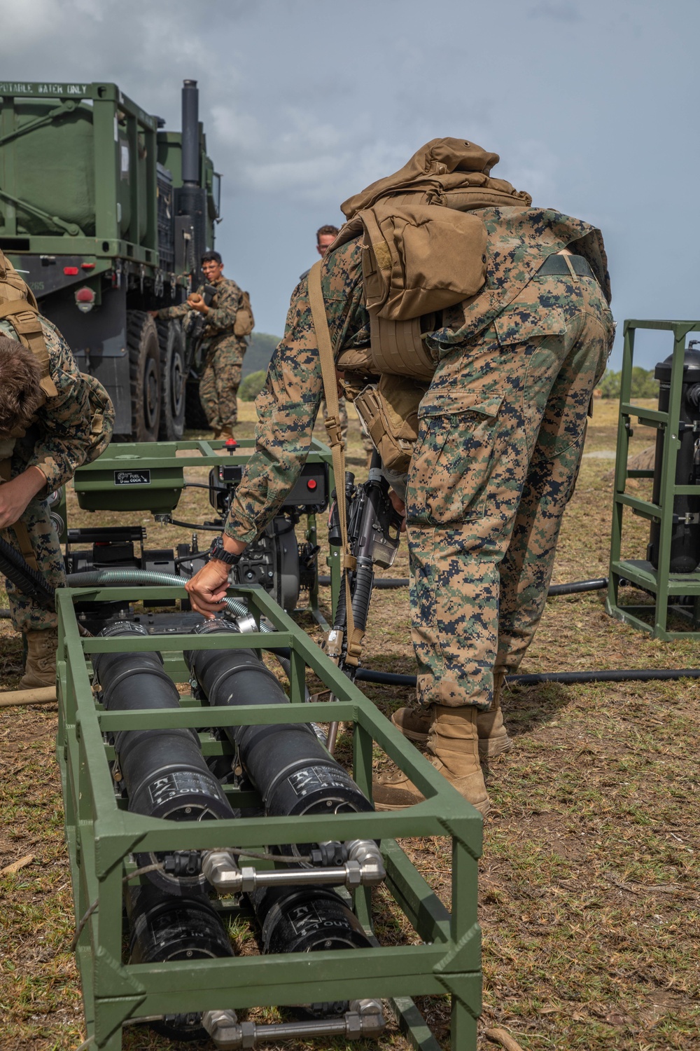 U.S. Marines demonstrate water purification capabilities for French allies