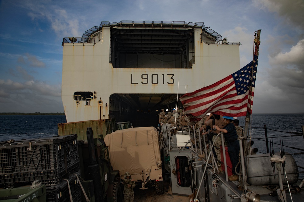 Stern gate marriage with the French Navy Mistral