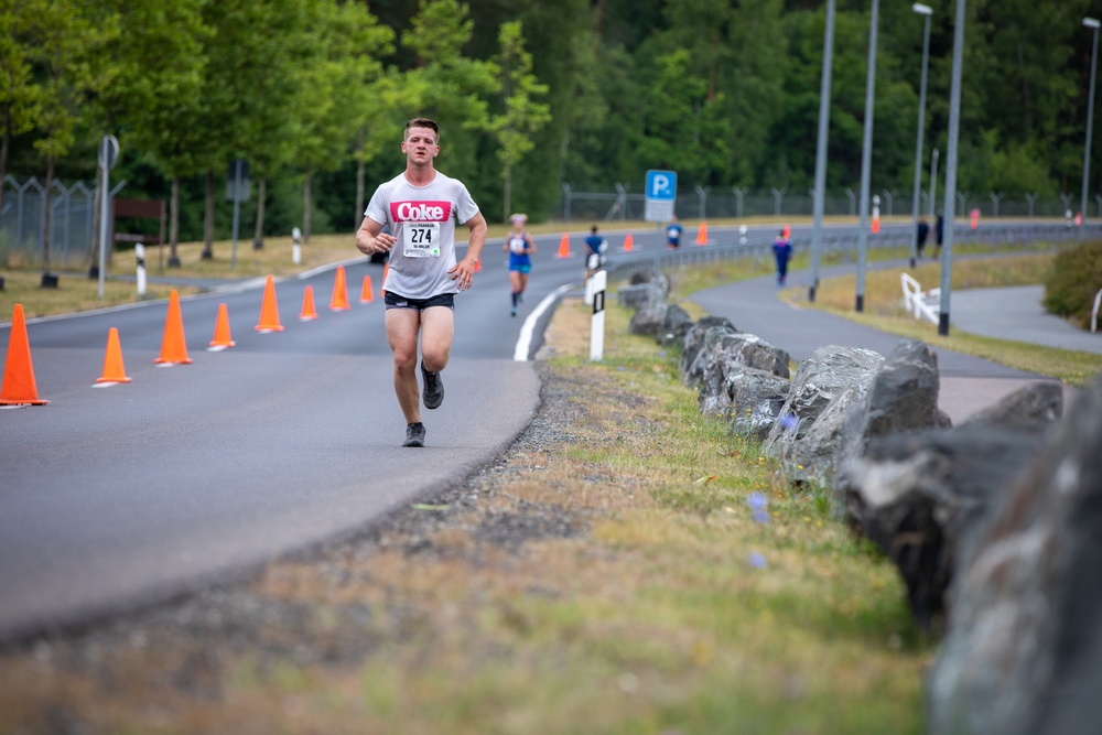 Runners race for a spot in the Army Ten Mile qualifier