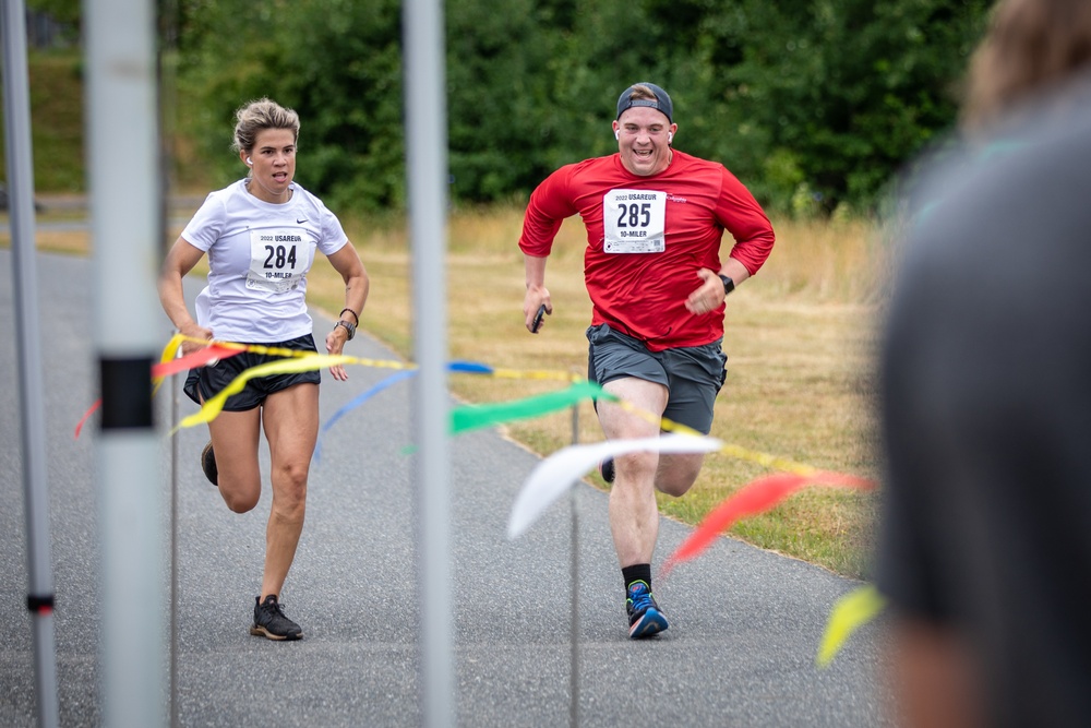 Runners race for a spot in the Army Ten Mile qualifier