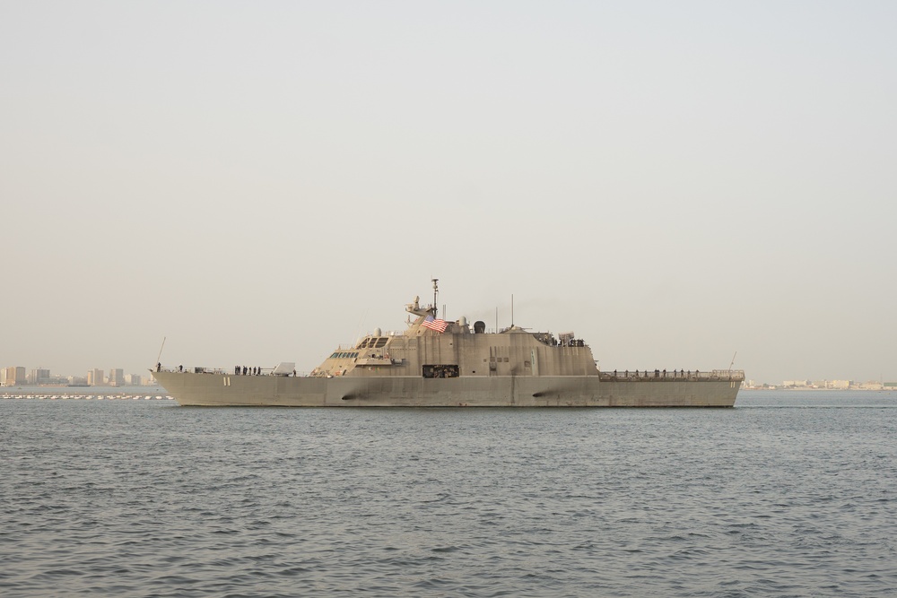 USS Sioux City Arrives in Bahrain during Historic Deployment
