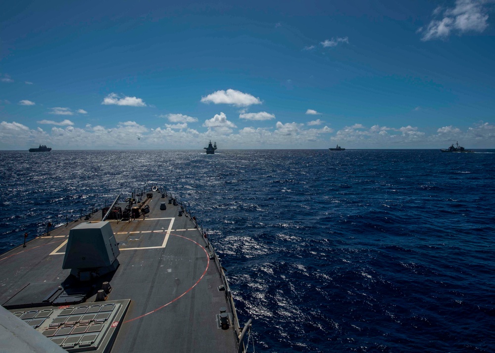Abraham Lincoln Carrier Strike Group, Japan Maritime Self-Defense Force, Royal Australian Navy ships sail in formation