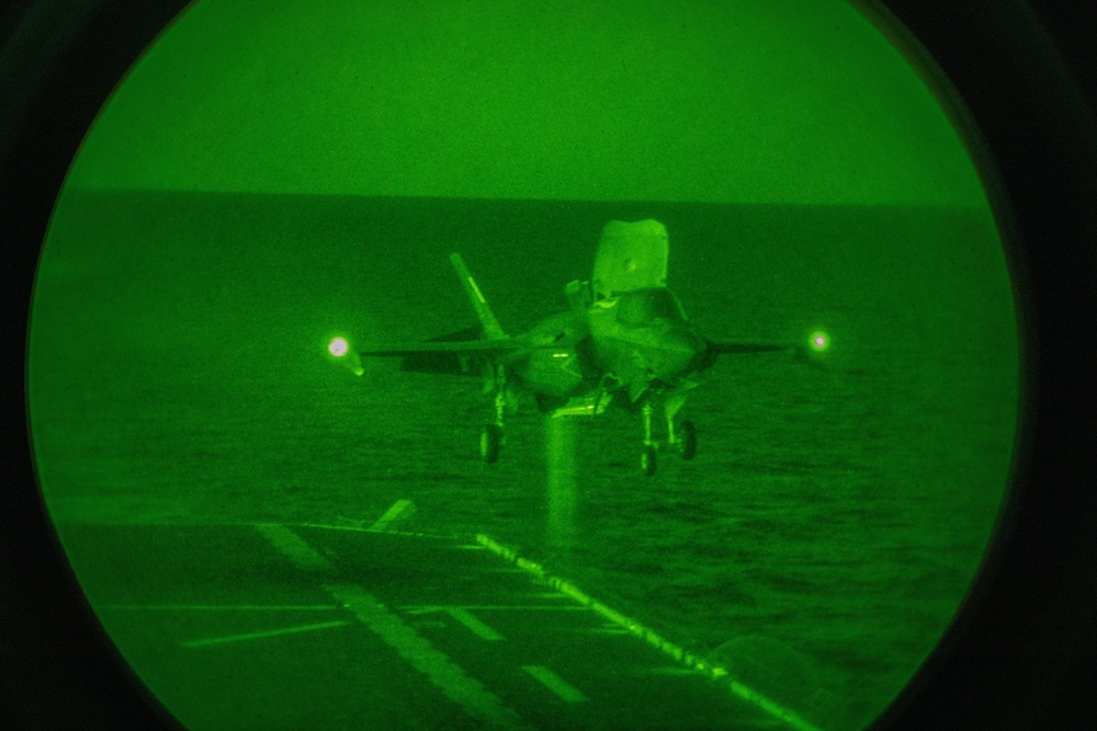 Knight’s Sky: VMFA-121 conducts low-light flight ops