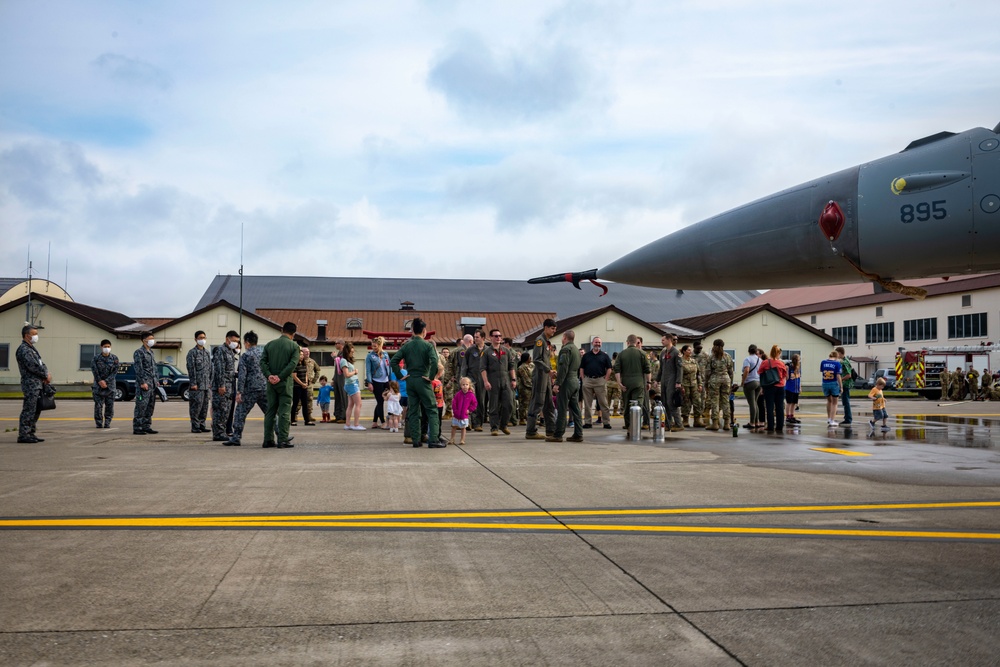 DVIDS - Images - 35th Fighter Wing Commander's Final Flight [Image 8 Of 9]