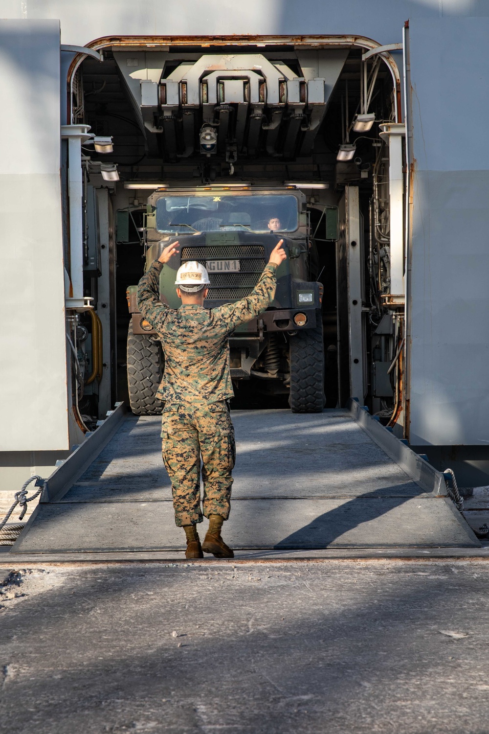 Dvids Images 22nd Marine Expeditionary Unit Offload Uss Arlington For African Lion 2022