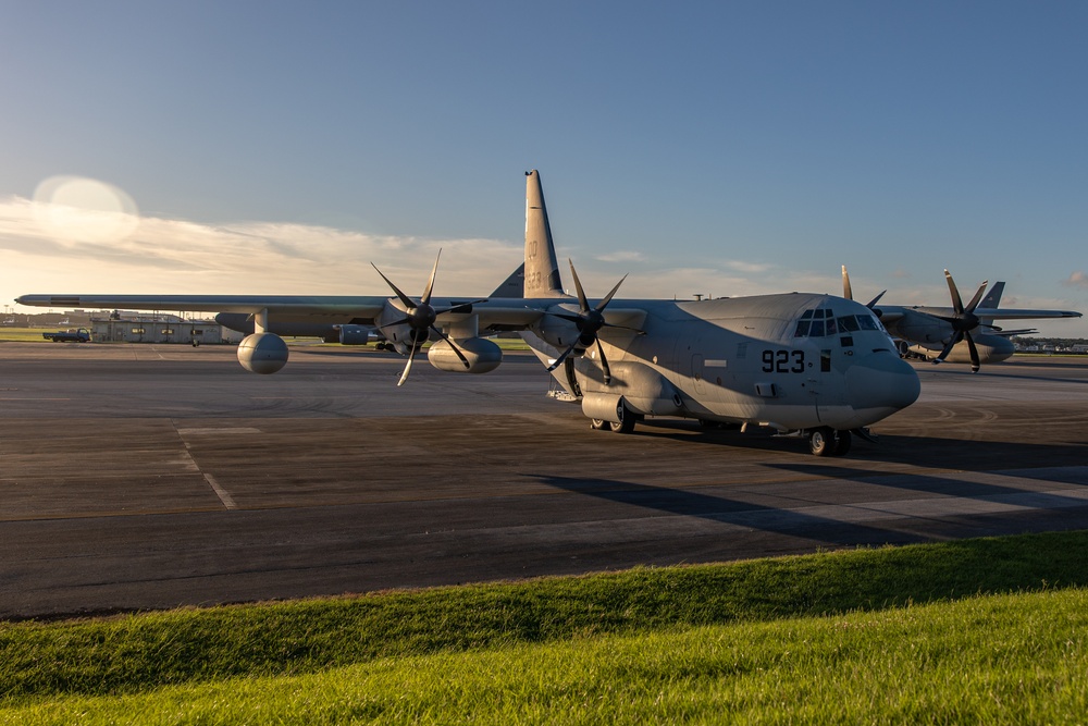 VMGR-152 Night-time Aerial Refuel