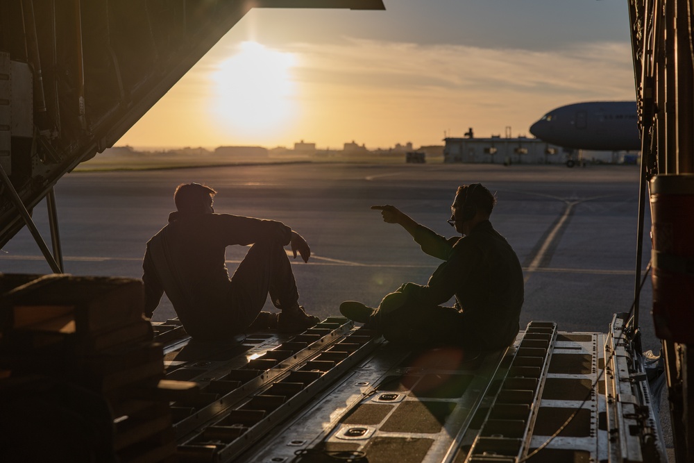 VMGR-152 Night-time Aerial Refuel