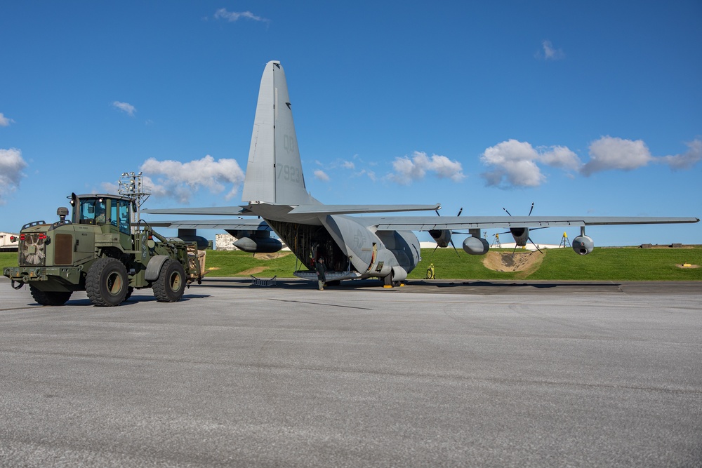 VMGR-152 Night-time Aerial Refuel