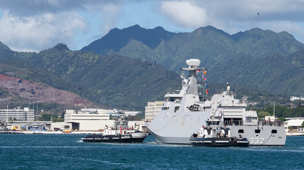 Indonesian Navy frigate KRI I Gusti Ngurah Rai (332) arrives at Pearl Harbor for RIMPAC 2022