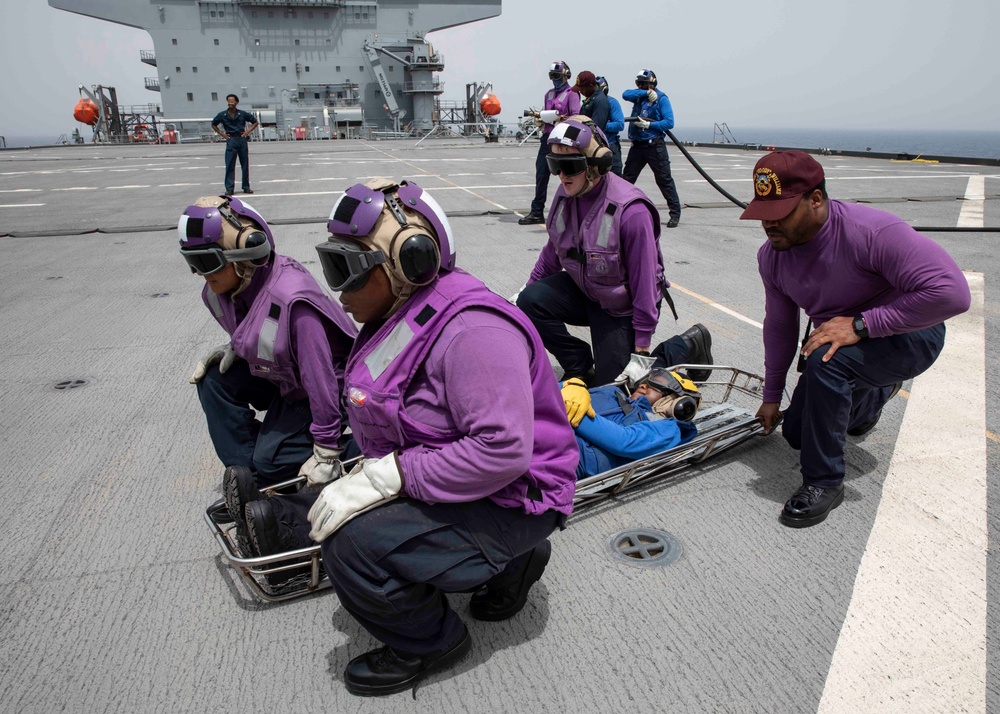 USS Hershel &quot;Woody&quot; Williams (ESB 4) conducts a Crash and Salvage Drill.