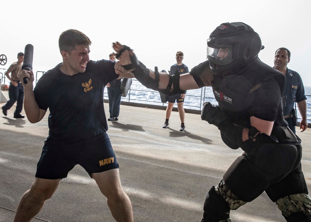 USS Hershel &quot;Woody&quot; Williams (ESB 4) conducts Security Reaction Force Training.