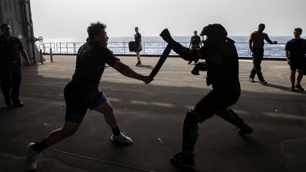 USS Hershel &quot;Woody&quot; Williams (ESB 4) conducts Security Reaction Force Training.