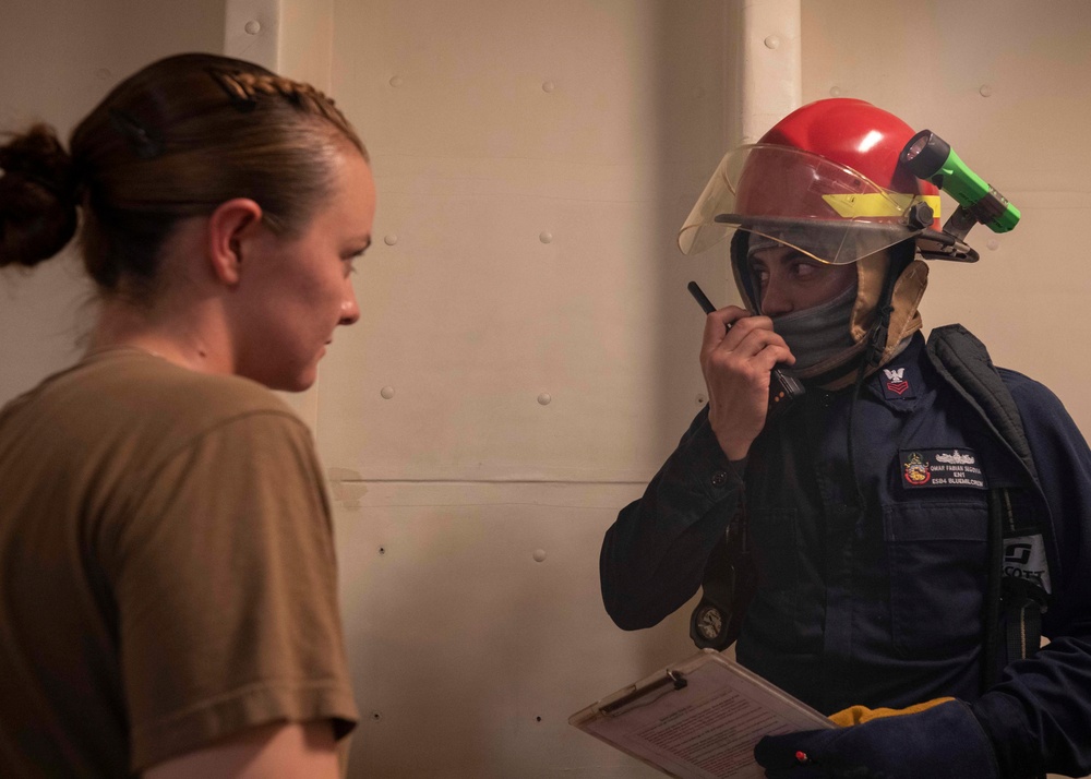 USS Hershel &quot;Woody&quot; Williams (ESB 4) conducts a firefighting drill