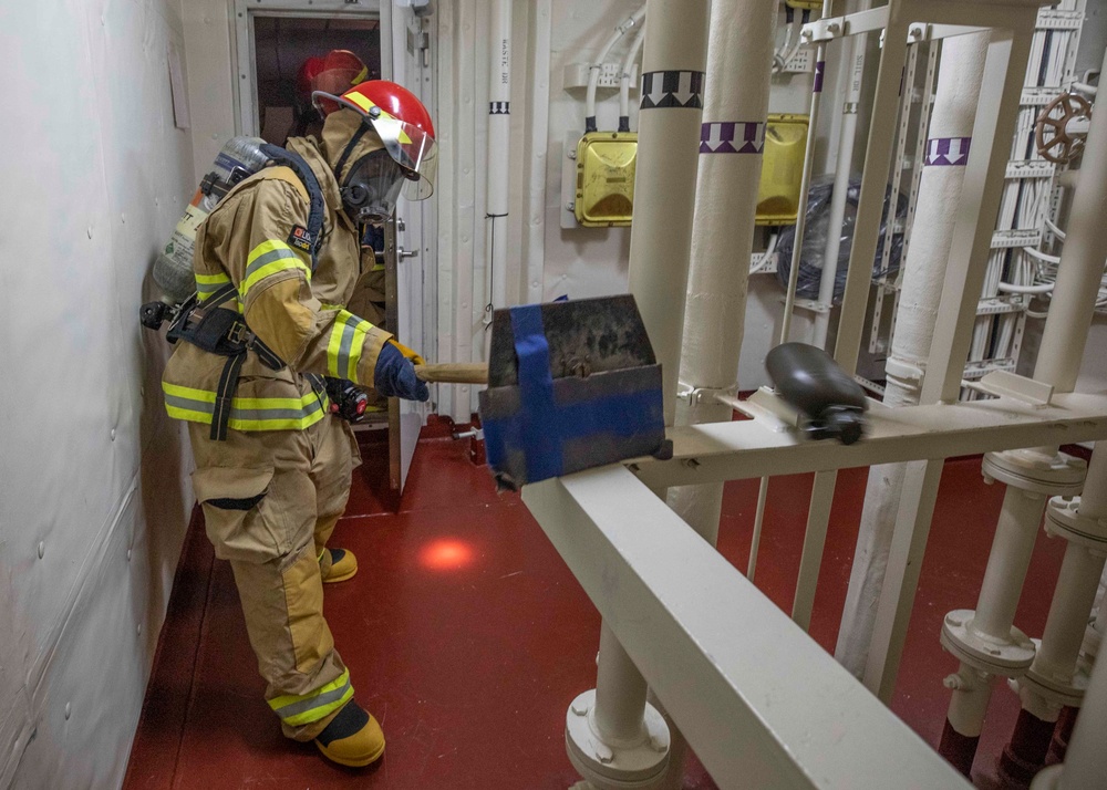 USS Hershel &quot;Woody&quot; Williams (ESB 4) conducts a firefighting drill