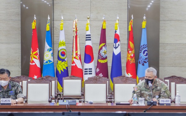 Command Sgt. Maj. Jack Love hosts the 2nd Annual Keystone Seminar