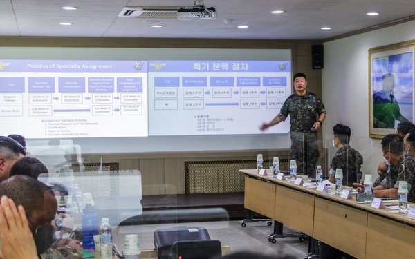 Command Sgt. Maj. Jack Love hosts the 2nd Annual Keystone Seminar