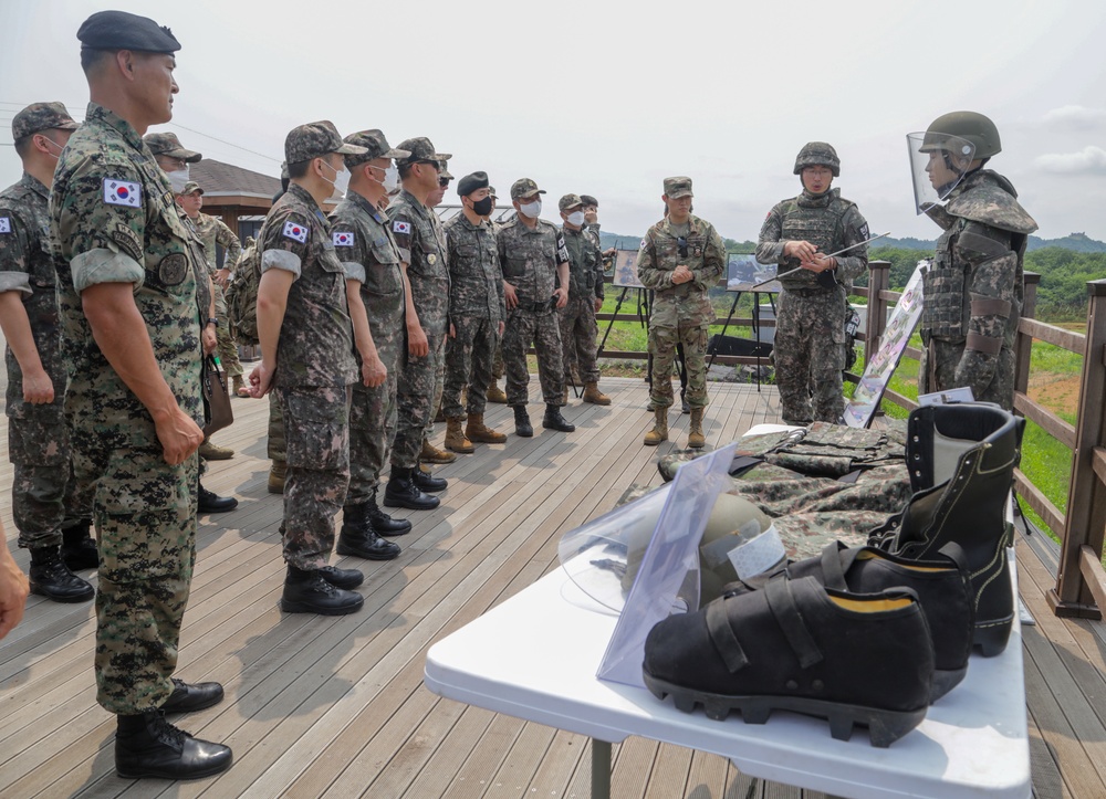 Command Sgt. Maj. Jack Love hosts the 2nd Annual Keystone Seminar