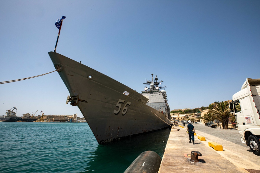 USS San Jacinto (CG 56) enters Valletta, Malta for a scheduled port visit.