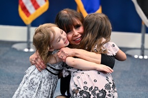 MCAS Iwakuni moms attend USO’s Special Delivery with Heidi Murkoff (Radio)