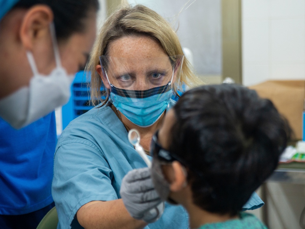 U.S. Navy and Australian Dentists Provide Care to Vietnamese Children During PP22