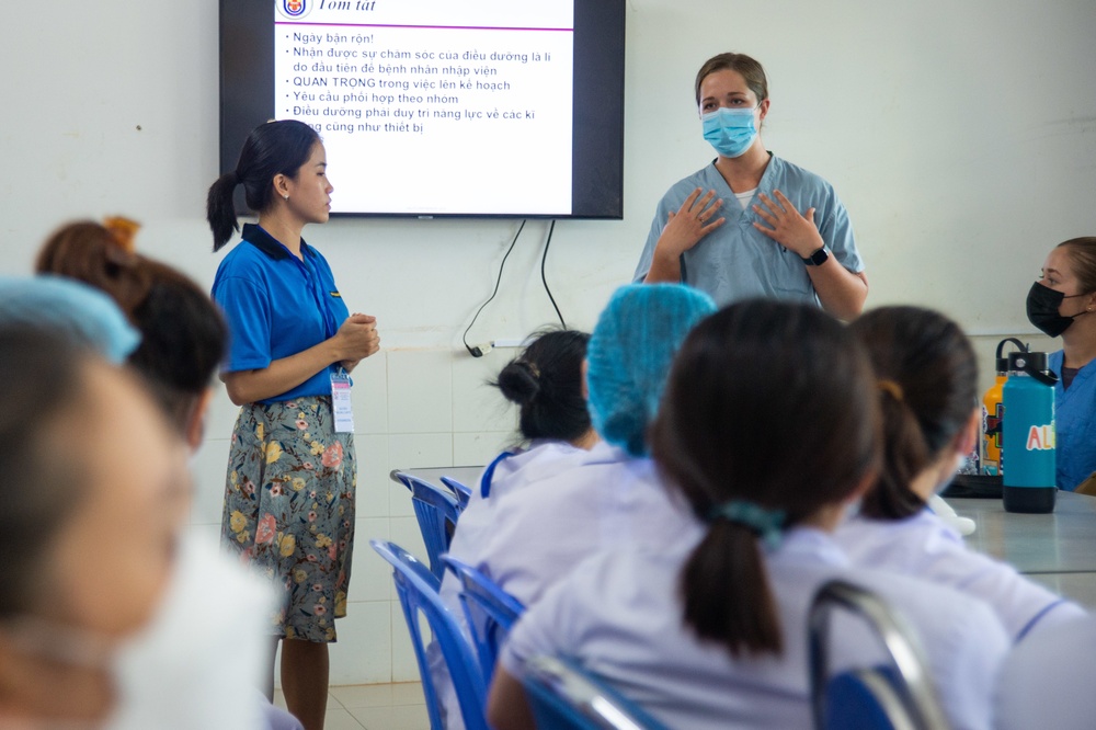 U.S. Navy Nurses Participate in  Ventilator Use SMEE at Vietnamese Hospital