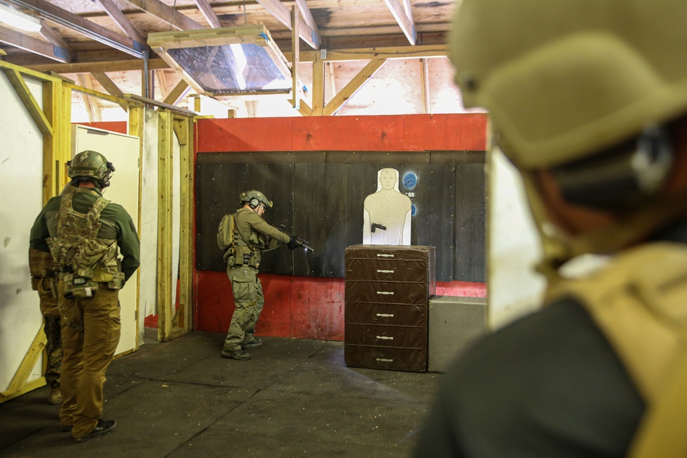 MCSFR CQB Instructors Train Alongside Organization Operators