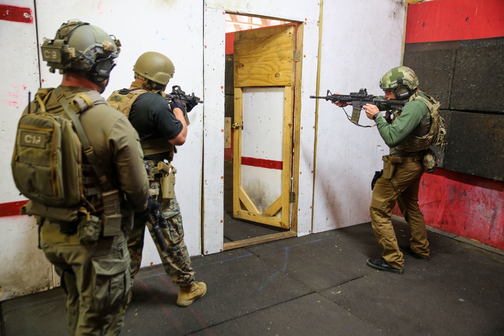 MCSFR CQB Instructors Train Alongside Organization Operators