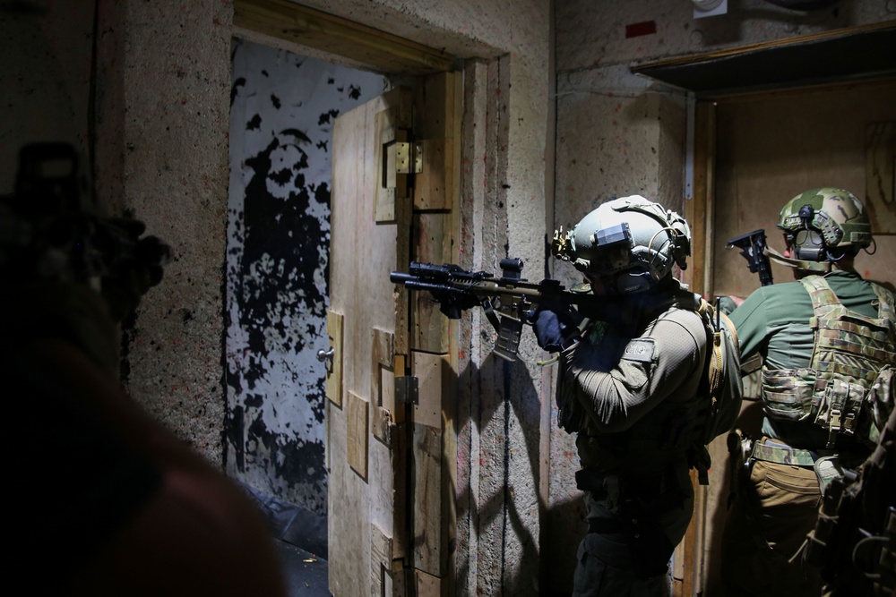 MCSFR CQB Instructors Train Alongside Organization Operators