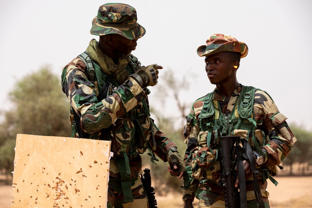 DVIDS - Images - M-4 carbine marksmanship range training during African ...