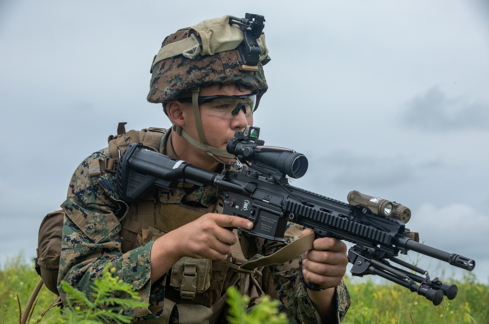 Setting Boundaries | Marines with 2nd Battalion 24th Marine Regiment Land and Set security in Riley, Kansas for exercise Gunslinger 22