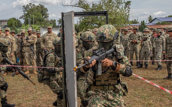 Keris Strike 22 Breaching Class