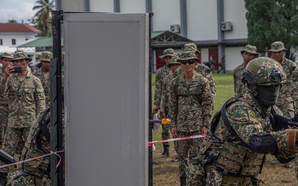 Keris Strike 22 Breaching Class